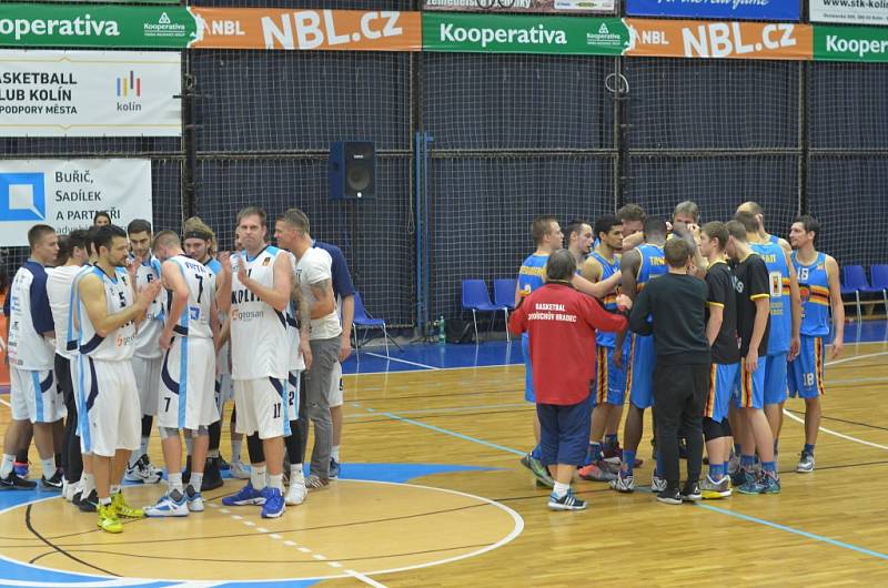 Z utkání BC Kolín - Jindřichův Hradec (92:85).