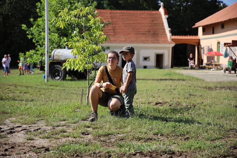 Ze Svatoprokopské pouti v Chotouni.