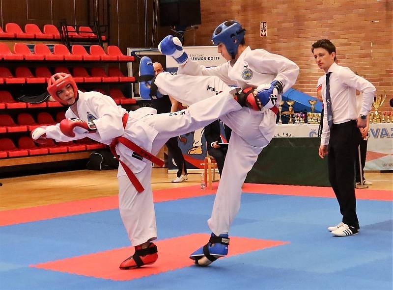 Borci kolínské Taekwondo ITF školy Silla se zúčastnili MČR v Nymburce