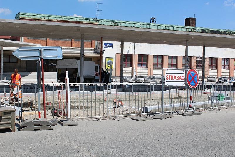 Postup prací na rekonstrukci autobusového nádraží v Kolíně, červen 2018.