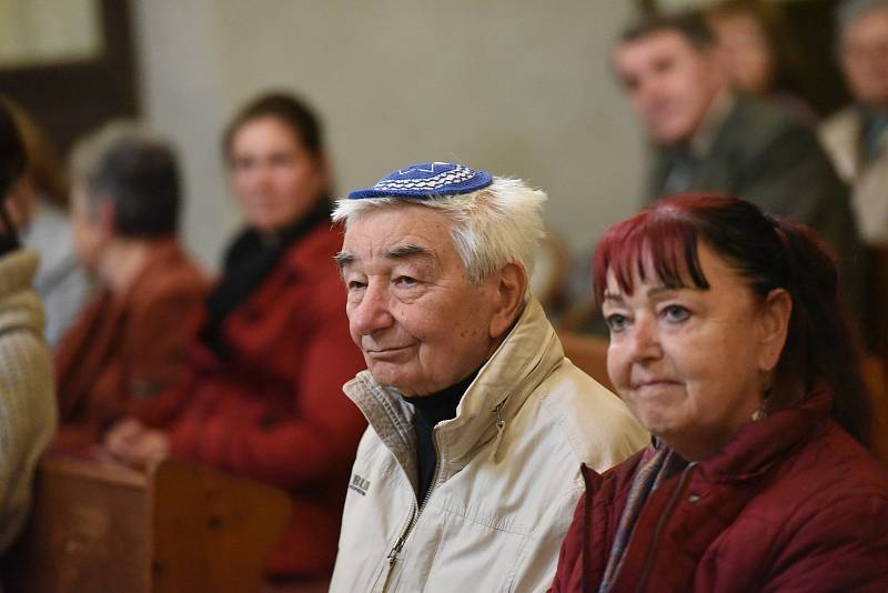 Z vernisáže hned tří výstav najednou v kolínské synagoze.