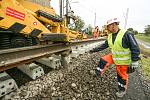 Práce na rekonstrukci frekventovaného železničního koridoru mezi stanicemi Poříčany a Velim na Kolínsku