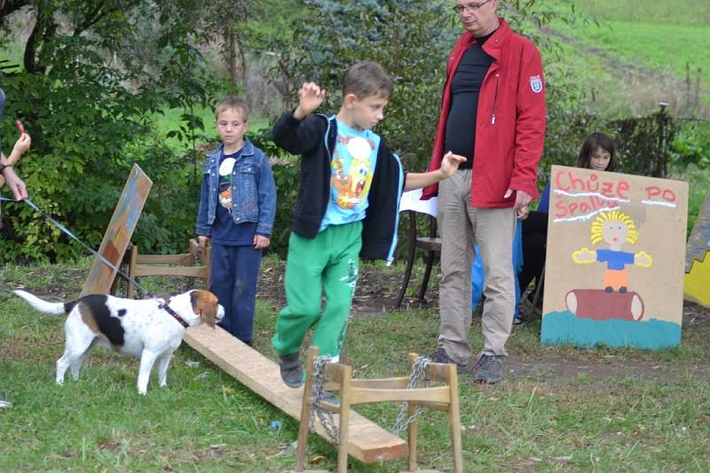 Hemžení přilákalo spoustu dětí. Přesto nebyla účast z největších