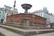 Kašna na Karlově náměstí v Kolíně.