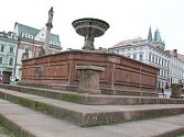 Kašna na Karlově náměstí v Kolíně.
