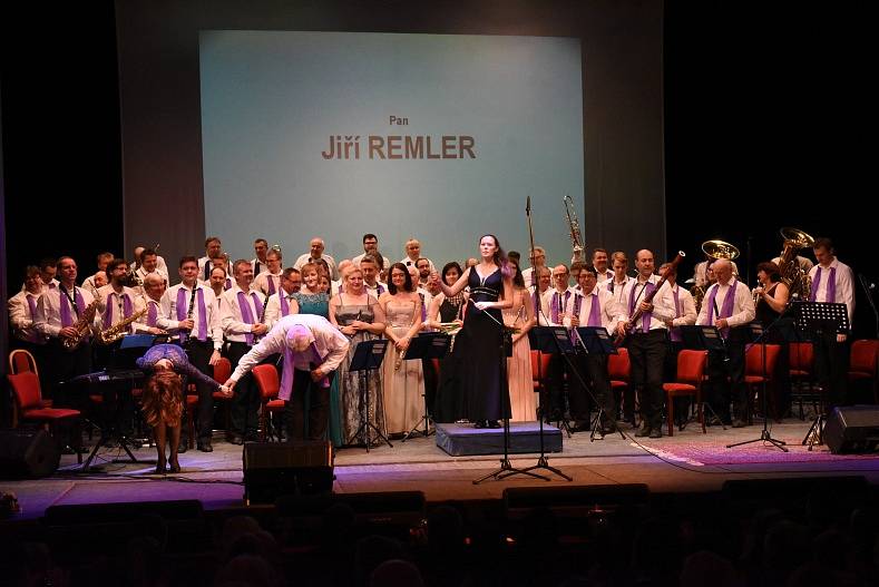 Benefiční koncert pro Červený Hrádek vynesl více jak tři sta tisíc korun.