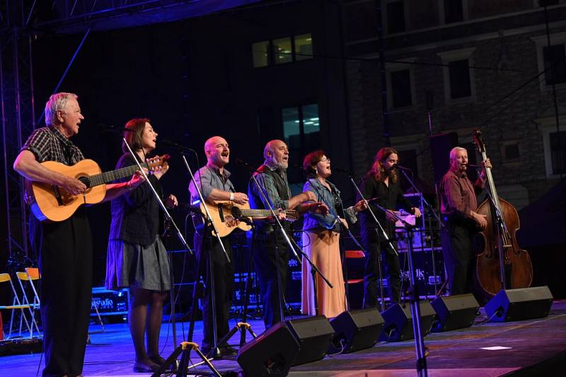 První festivalový den bez vstupného nepřinesl žádné problémy.