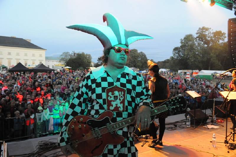 Festival Kefír se přesunul k zámku Kačina