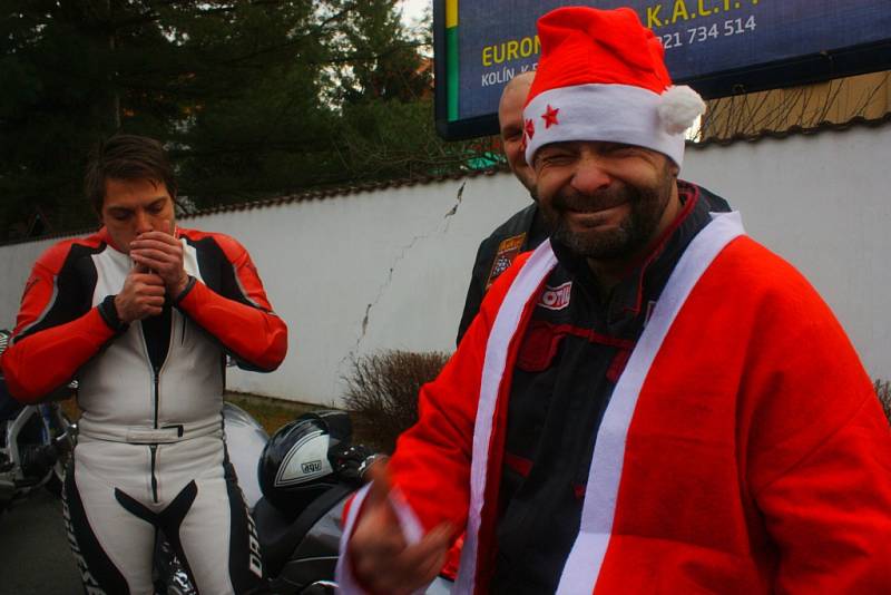 Vánoční vyjížďka kolínských motorkářů