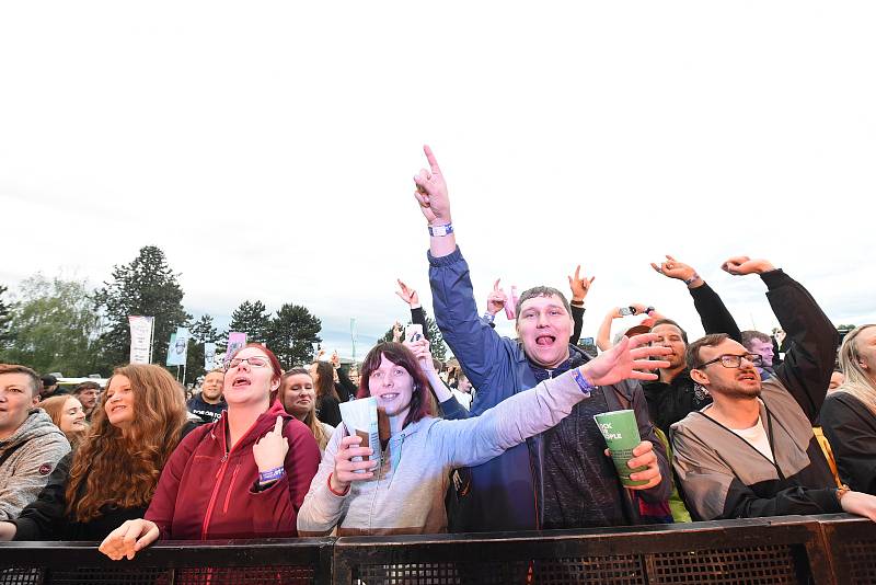 Z 26. ročníku hudebního festivalu Rock for People v areálu bývalého vojenského letiště v Hradci Králové.