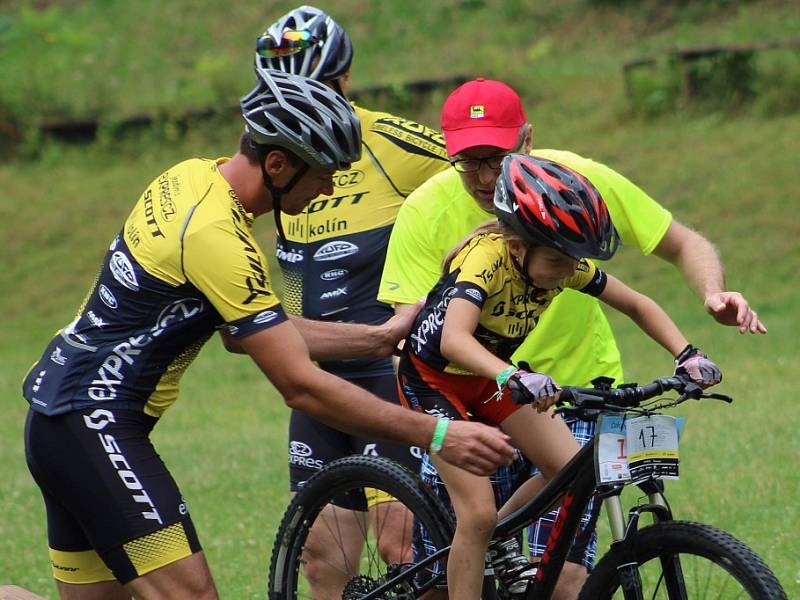 Mladí cyklisté mají za sebou první soustředění. To se uskutečnilo v Samopších.