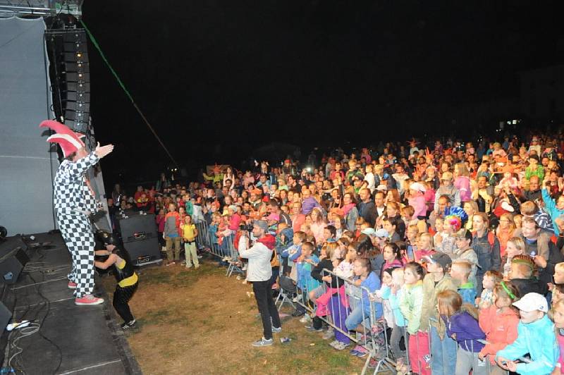 Festival Kefír se přesunul k zámku Kačina