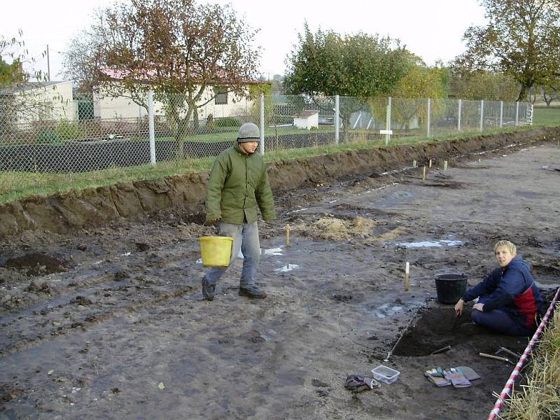 Archeologický průzkum v Cerhenicích