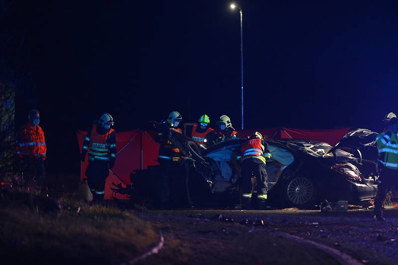 Smrtelná dopravní nehoda na kruhovém objezdu u Ovčár.