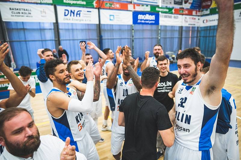 Z basketbalového utkání o třetí místo Kooperativa NBL Kolín - Brno (90:89)