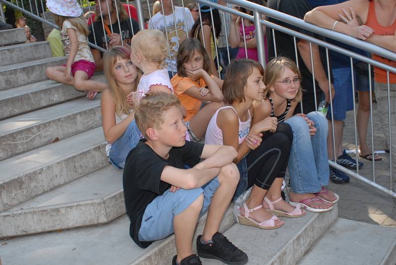 Víkendový festival na Kmochově ostrově v Kolíně