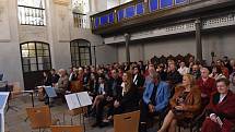 Vzpomínkový koncert v kolínské synagoze uctil odsunuté Židy i narozeniny Izraele.