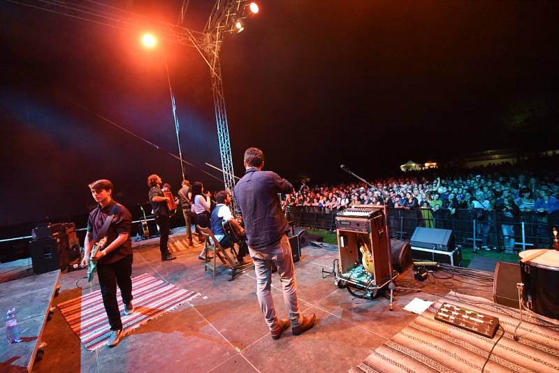 Na slavná léta festivalu Rock for People zavzpomínali v sobotu v areálu českobrodského stadionu Na Kutilce, kam se alespoň na jeden den opět vrátilo festivalové dění.