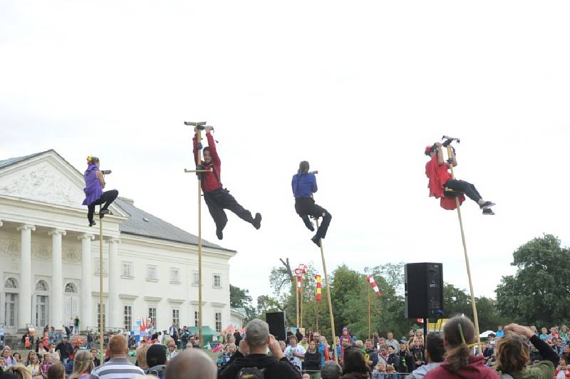 Festival Kefír se přesunul k zámku Kačina