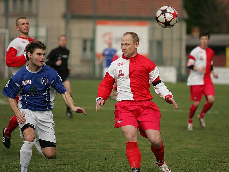 Z utkání Velim - Pěnčín/Turnov (3:1).