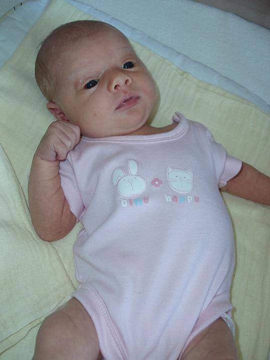 Lucie Micková se narodila 5. června 2011. Po porodu měřila 49 centimetrů a vážila 2860 gramů. Rodiče Zuzana Sadáková a Petr Micka si dceru odvezli do Zásmuk.