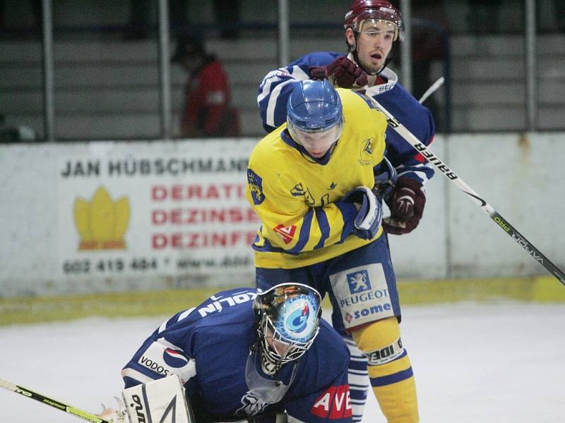 Z utkání druhé hokejové ligy Kolín - Jindřichův Hradec (2:4).