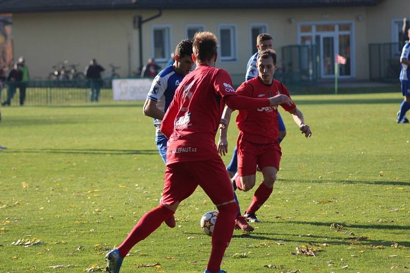 Z fotbalového utkání krajského přeboru Velim - Vlašim B