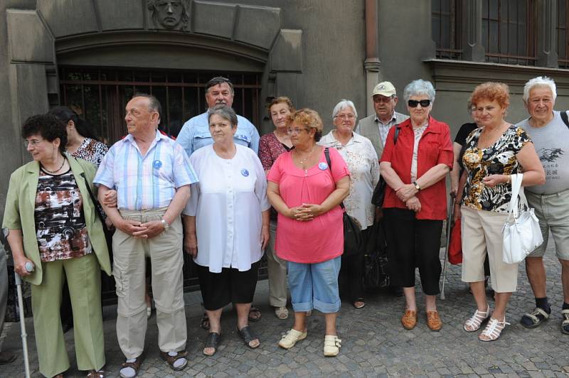 Přátelé Františka Kmocha vyrazili do Prahy na hudební poctu svému slavnému kapelníkovi