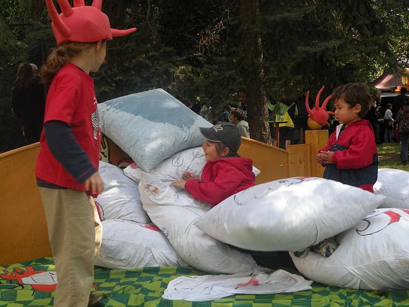 V Českém Brodě se konal druhý ročník hudebně divadelního festivalu Kašpárkův Brod