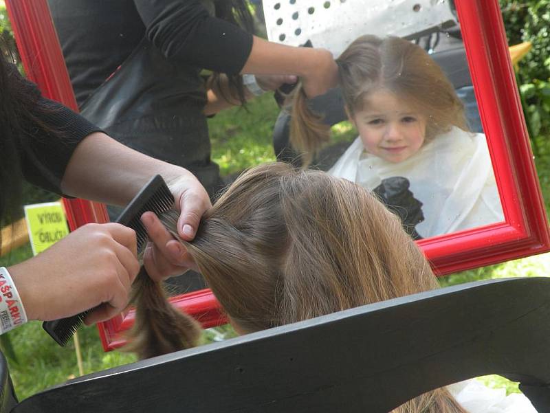 V Českém Brodě se konal druhý ročník hudebně divadelního festivalu Kašpárkův Brod