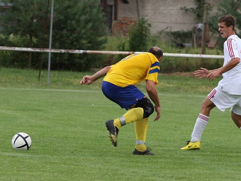 Z přípravného fotbalového utkání Tuchoraz - Louňovice (7:2).