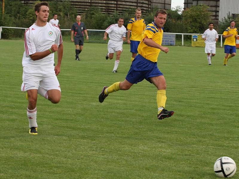 Z přípravného fotbalového utkání Tuchoraz - Louňovice (7:2).