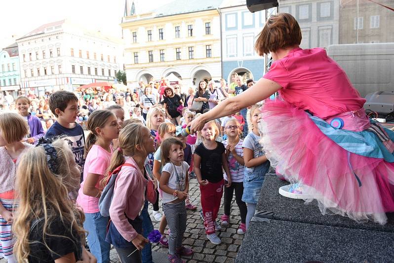 Posvícenské kulturní léto udělalo radost dětem i milovníkům písní Jaroslava Ježka.