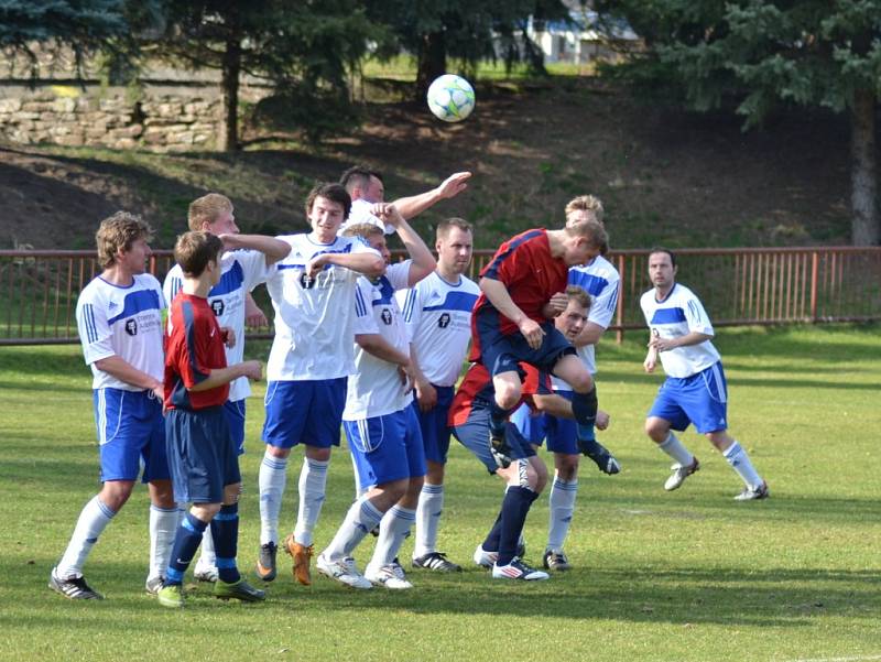 Z utkání Radim - Bělá pod Bezdězem (2:1).