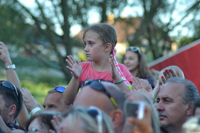 Plaňanské posvícení roste. Ozdobila ho Lucie Bílá, Václav Neckář nebo Lenka Filipová. 