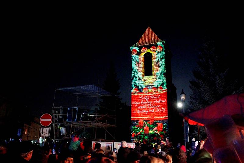 Adventní průvod světýlek vedla českobrodská garda.