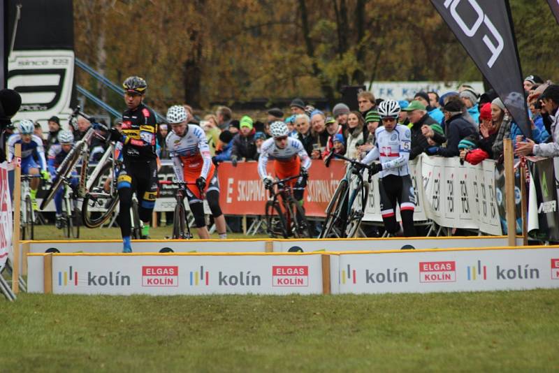 Cyklokrosový Toi Toi Cup vyhrál v Kolíně Nesvadba před Konwou a Paprstkou.