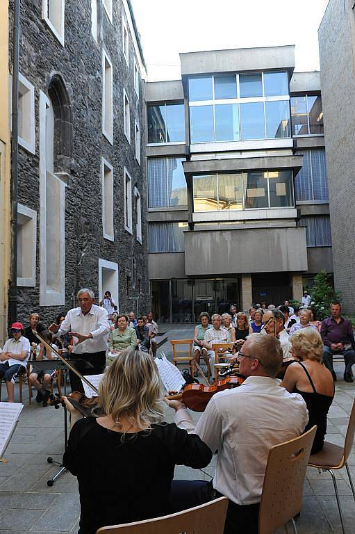 Collegium Musicum oslavilo koncertem na nádvoří