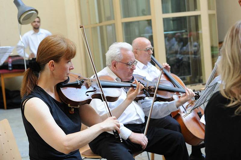 Collegium Musicum oslavilo koncertem na nádvoří