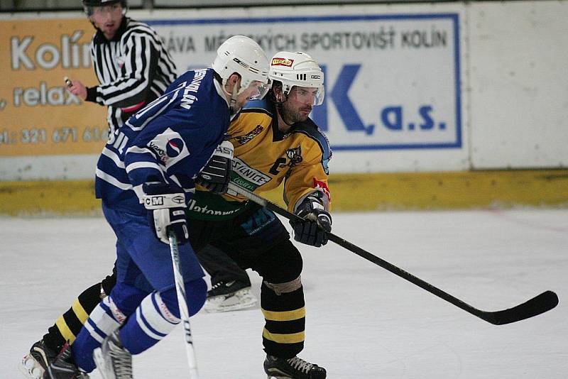 Z hokejového regionálního derby druhé ligy Kolín - Kutná Hora (2:3 po samostatných náj.)