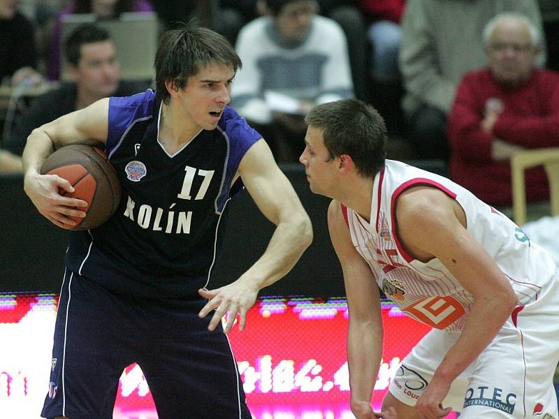 Z utkání Mattoni NBL Nymburk - Kolín (111:67).