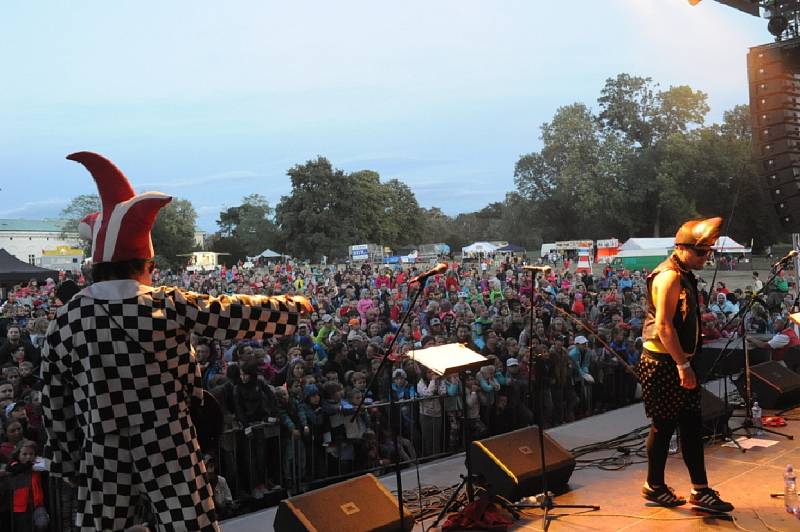 Festival Kefír se přesunul k zámku Kačina