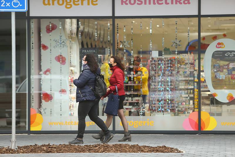 Nákupní centrum v průmyslové zóně Kolín - Ovčáry.