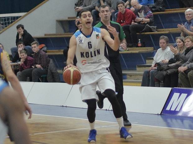 Z utkání BC Geosan Kolín - Opava (89:76).