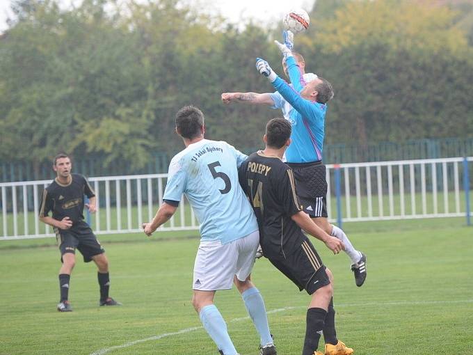 Z utkání Býchory - Polepy (0:2).