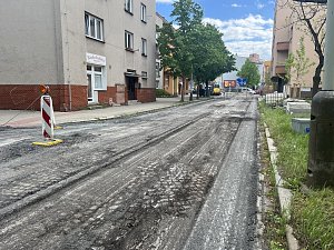 Uzavírka v ulici Veltrubská potrvá do července.