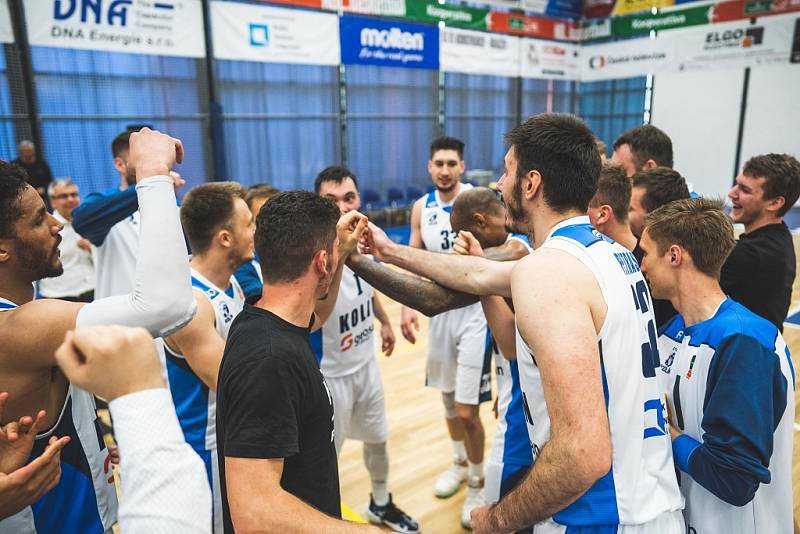 Z basketbalového utkání o třetí místo Kooperativa NBL Kolín - Brno (90:89)