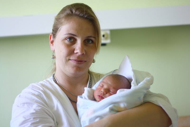 Novým občánkem Kolína je Michaela Janouchová. Michaela se narodila 29. dubna 2012 s výškou 48 centimetrů a váhou 3300 gramů. Radost z ní mají maminka Gabriela, tatínek Josef a šestiletý bratr Lukáš.