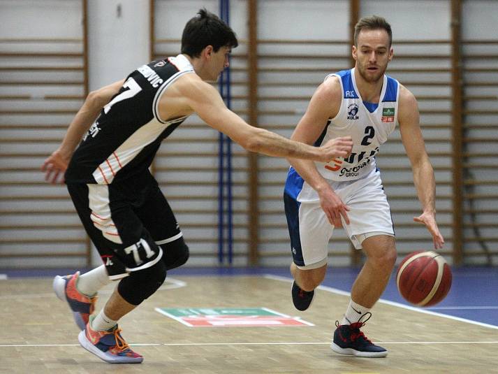 Z utkání 9. kola NBL BC Kolín - Hradec Králové (95:93).