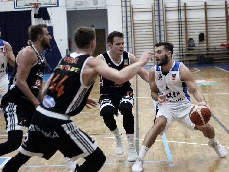 Z utkání NBL BC Geosan Kolín - Nymburk (95:116).